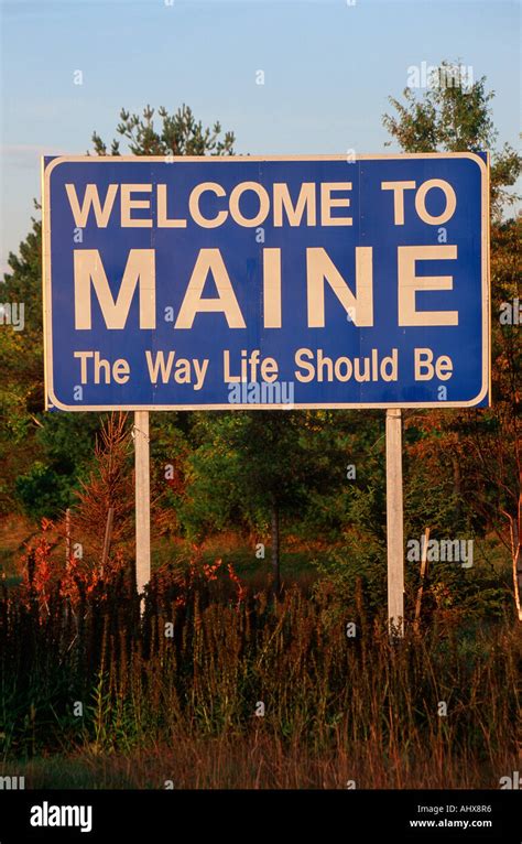 Welcome To Maine Sign Stock Photo Alamy