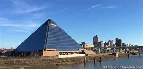 Pyramide De Memphis Memphis Tennessee Av Writers