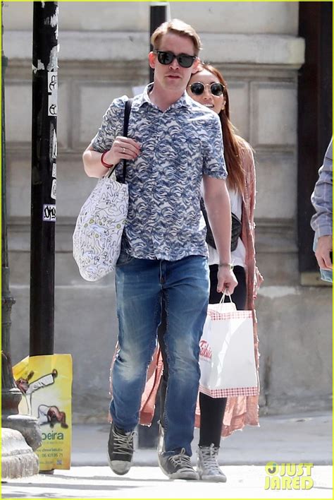 Dakota song culkin was born on monday, april 5 in los angeles. Macaulay Culkin & Brenda Song Hold Hands While Hanging Out ...