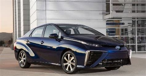 Despite Cheap Gas Toyota Launching Fuel Cell Car