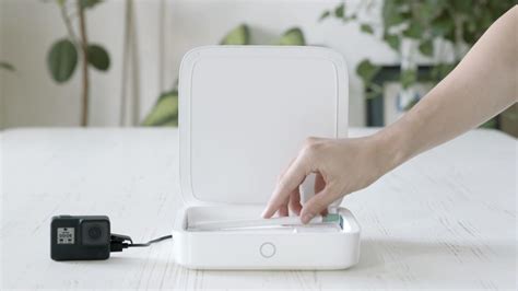 This Sanitizing Device Kills Bacteria And Charges Your Phone Vengoscom