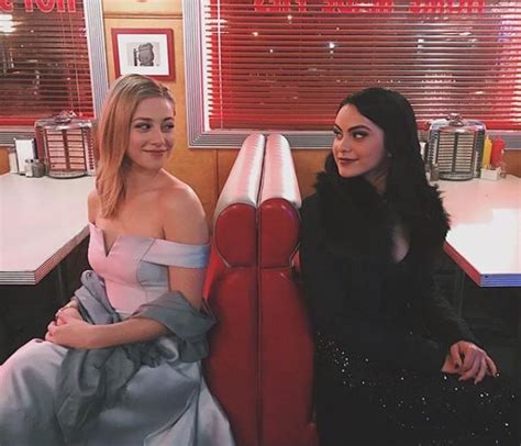 53 Times The Riverdale Cast Were Adorable IRL In 2017 Riverdale