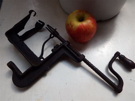 Antique Cast Iron Apple Peelercorer Old Mechanical Fruit