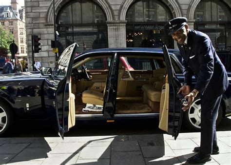 Rolls Royce Phantom Chauffeur Hire Uk Lowest Prices Guaranteed
