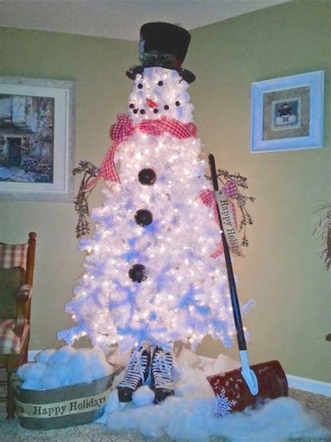 I spray painted them black and decorated it. 15+ Snowman Christmas Tree DIY Decorations and Ideas ...