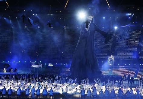 40 photos from the insanely british olympics opening ceremony london olympics opening ceremony