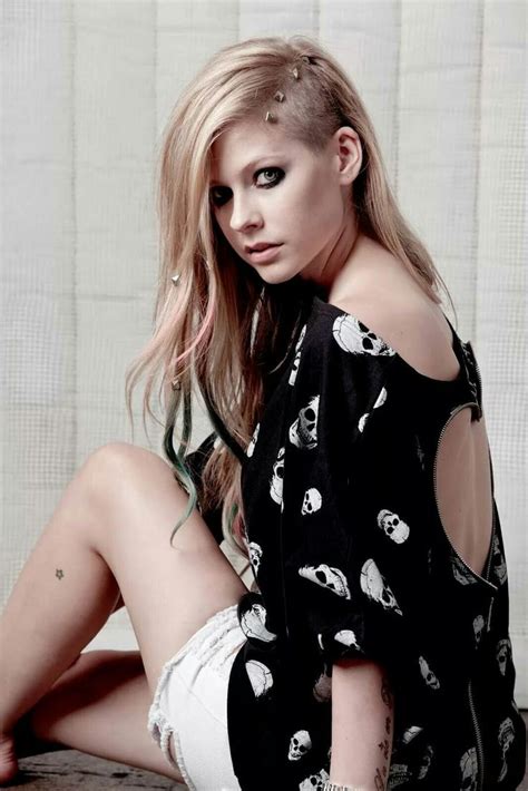 Avril Lavigne Cabelo Raspado
