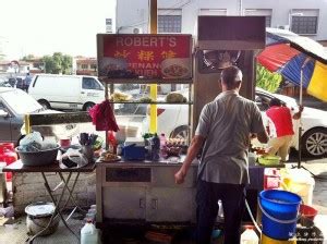 Let's battle it out with 5 different famous stalls. Robert's Char Kuey Teow & Wan Tan Mee @ Kedai Kopi Wah ...