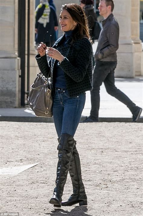 Teri Hatcher Flaunts Youthful Looks In Paris Daily Mail Online