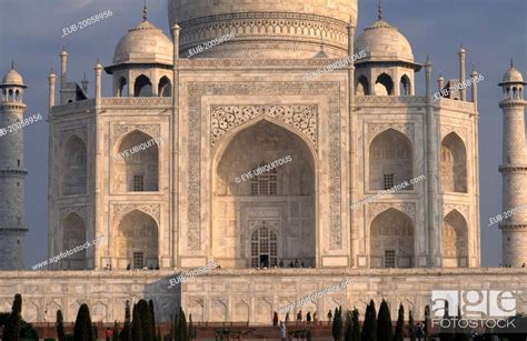 Close Cropped View Of Exterior Facade Of The Taj Mahal Stock Photo