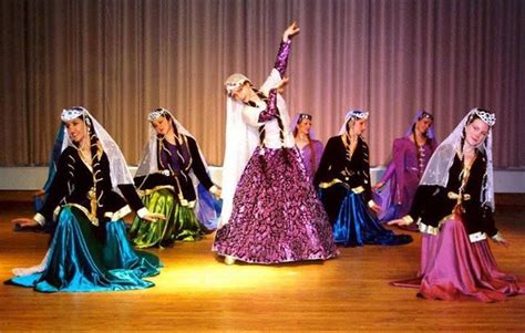 Azerbaijan Folk Dance With Images Cultural Dance Dance Images