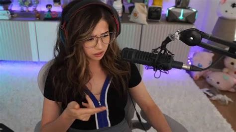 Pokimane Requests Her Fans To Stop Voting For Her In The Streamer Awards Hosted By Qtcinderella