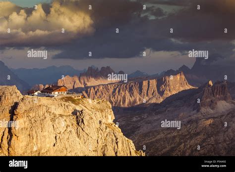 Lagazuoi Refuge Hi Res Stock Photography And Images Alamy