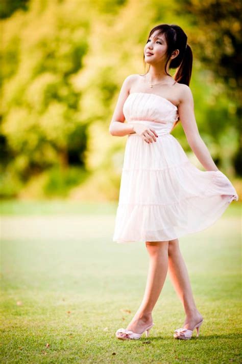 Photo Model Myanmar Cute Amateur Model Annie Linn With Lovely Strapless Dress
