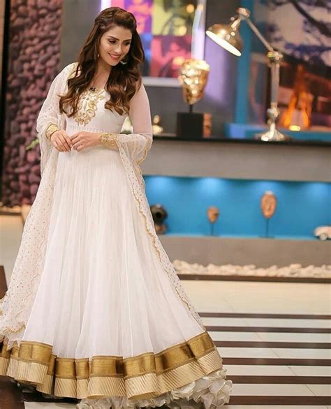 Pin By Fayza Akhtar On Ayeza Khan Beautiful White Dresses Pakistani