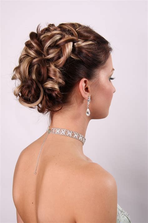 Quick navigation braided wedding updos for long hair elegant and stylish wedding updos 20 Easy Updo Hairstyles for Long Hair - MagMent