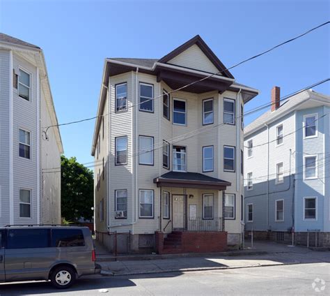 Luxurious 2 bed apartment is located in bedford. 134 Tallman St, New Bedford, MA 02746 Apartments - New ...