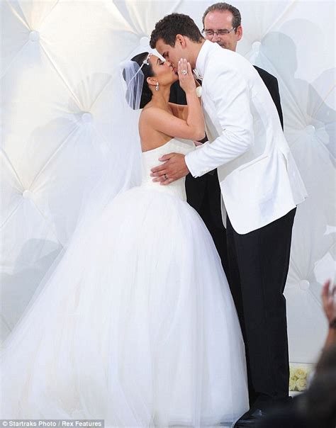 kim kardashian and kris humphries wedding photos inside the fairytail ceremony daily mail online
