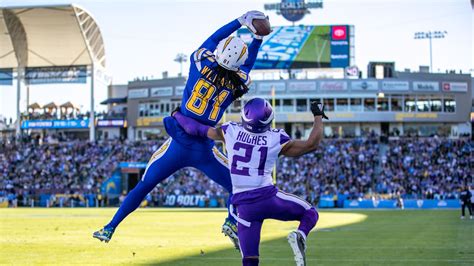 Photos Vikings Vs Chargers In Game