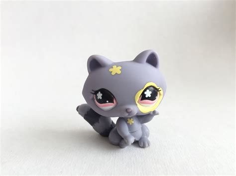 Lps Raccoon 597 Cute Animal Toy Authentic Littlest Pet Etsy