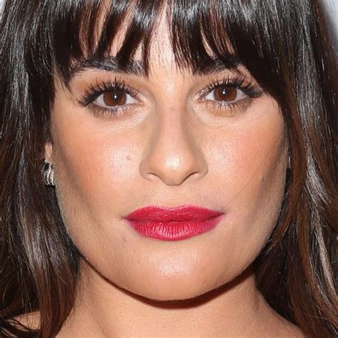 Lea Michele Makeup Black Eyeshadow Gold Eyeshadow And Red Lipstick Steal Her Style