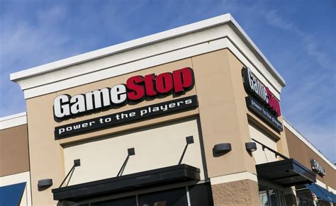 Gamestop To Close Up To 200 Stores Engadget