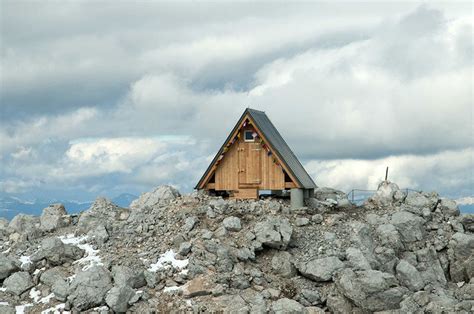Sleeping In This Mountain Hut Is Totally Free If Youre Willing To