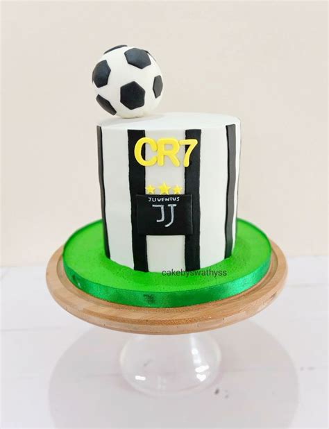 Juventus Theme Birthday Cake Footballcake Cr7 Ronaldo In 2022 7th