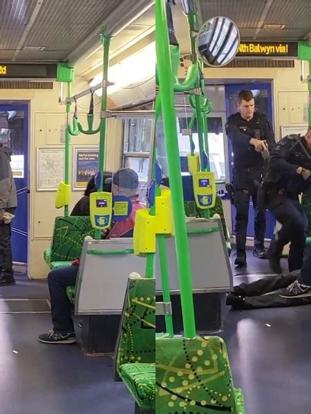 Police Storm Melbourne Cbd Tram After Man Holds Passenger At Knifepoint