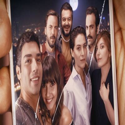.i̇talyan yapımı perfetti sconosciuti'nin yeniden çevrimi olan cebimdeki yabancı, yemek için bir araya gelen yedi yakın arkadaşın, başlattıkları bir oyun sonrası arapsaçına dönen ilişkilerini konu ediniyor. Cebimdeki Yabancı: Sürpriz Sonlu Türk Filmi - Beyaz Gezegen
