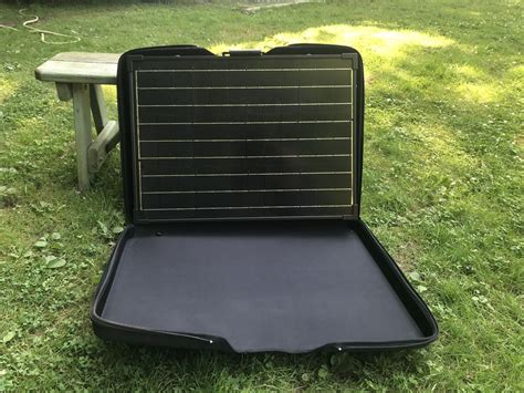 Renogy 100 Watts 12 Volts Monocrystalline Foldable Solar Suitcase Panels