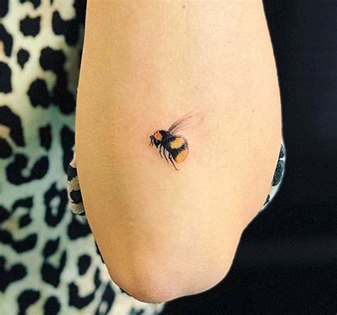 Simple Bee Design Tattoos Small Tattoos Bee Tattoo