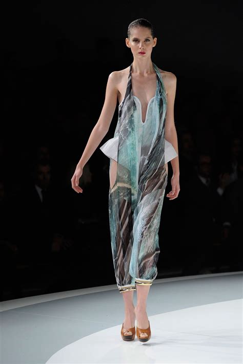 Hussein Chalayan Spring Summer 2009 Ready To Wear Ready To Wear Fashion How To Wear