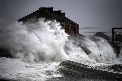 Uk Weather Forecast Storm Diana To Bring Ferocious 80mph Winds And