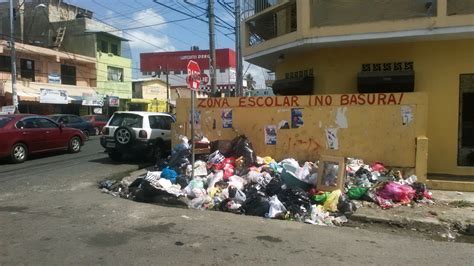Quejas Por Acumulación De Basura En Barrios De Santo Domingo Este
