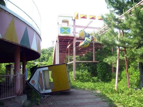 Okpo Land South Koreas Abandoned Amusement Park 12 Pics