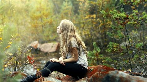 Wallpaper Girl Blonde Nature Sitting Stone 1920x1080 Goodfon 1043597 Hd Wallpapers