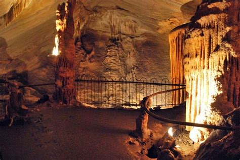 Did You Know That Tennessee Is Home To Almost 10000 Caves Take A Trip