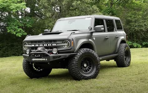 Town And Country Mitchell Watts Bronco V20 Gets New Wrap And Adv