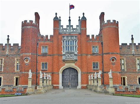 Henry Viiis Tudor Palace At Hampton Court Cool Places To Visit