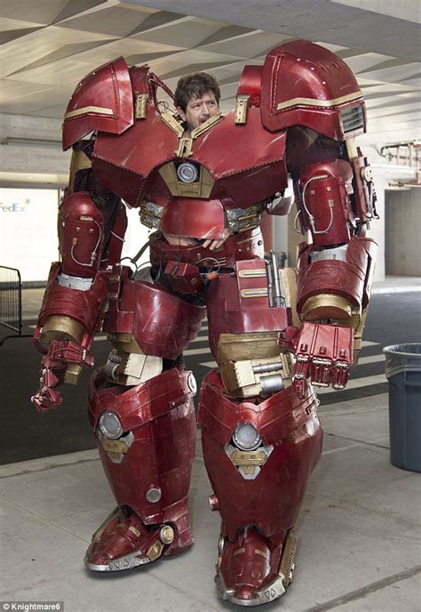 the best comic con costume of all time amazing 9 5ft hulkbuster suit took 1 600 hours to build