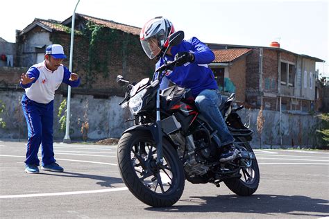 Download dengan mudah dan cepat di perangkat anda. Dimulai Dari Karyawan, Dam Lakukan Cari Aman | Gilamotor
