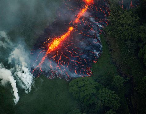 Hawaii Volcano Eruption Watch Amazing Aerial Video Of Kilauea Volcano World News Express