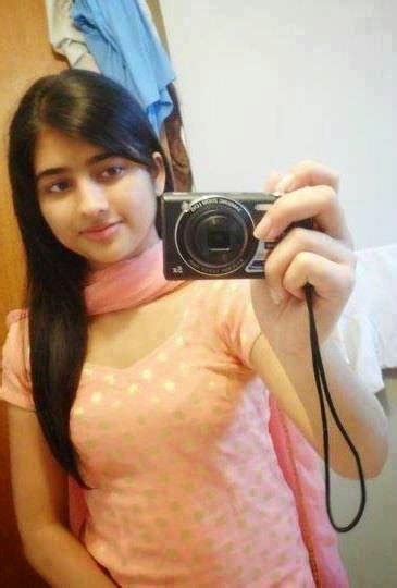 Beautiful Pakistani Desi College Girls On Home New Pictures Beautiful