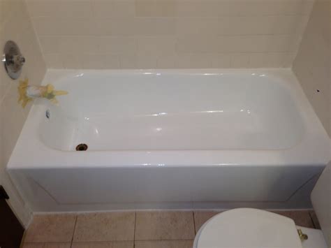 What follows is a brief description of the tub refinishing process. Tub Reglazing in Denver - Colorado Tub Repair