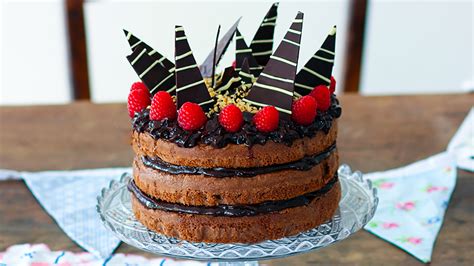 Create birthday personalised birthday cake. chocolate birthday cake