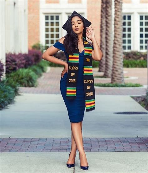 35 Gorgeous College Graduation Outfits For Women Ideas Graduation