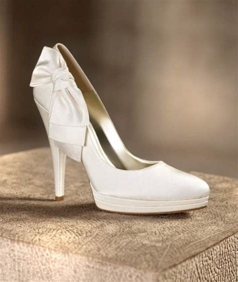 Zapatos Para Novia En Color Blanco Colección Pronovias Wedding Shoes Bridal Shoes Bride Shoes