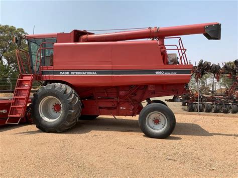 Case Ih 1660 Axial Flow Combine And 1010 Front Harvesters Case Ih Sa