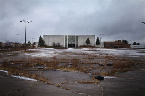 The Economics And Nostalgia Of Dead Malls The New York Times